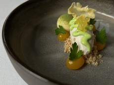 Stephans Stuben by Marco Langer