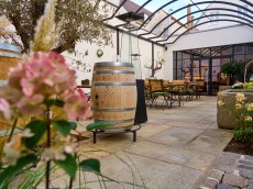 Lenis Wine & Dine