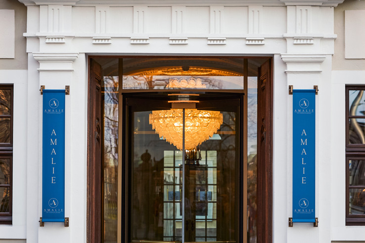 Amalie Patisserie & Lounge