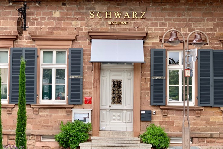 Schwarz