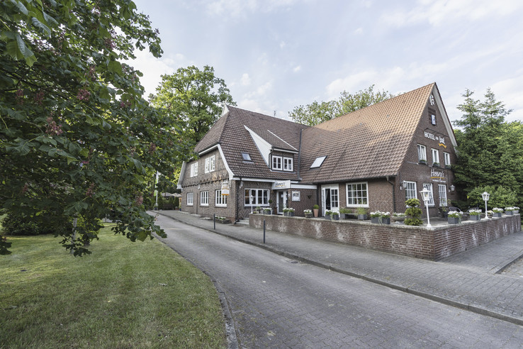 Henry’s Restaurant & Catering