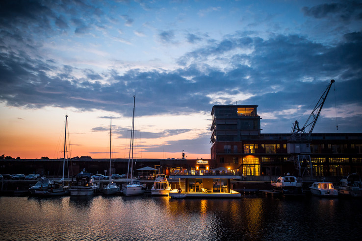 The Newport - Restaurant & Marina