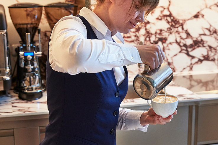 Amalie Patisserie & Lounge