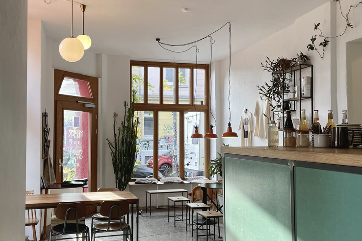 Cafe V17
