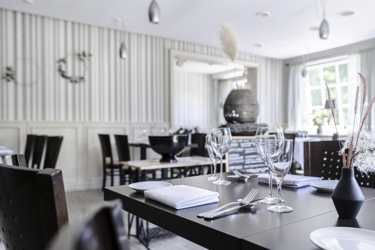 Henry’s Restaurant & Catering