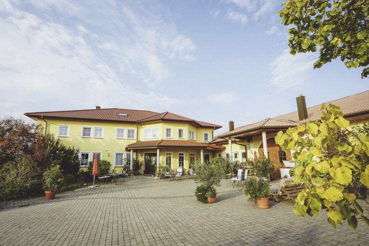 Weingut & Winzerhof Emmerich