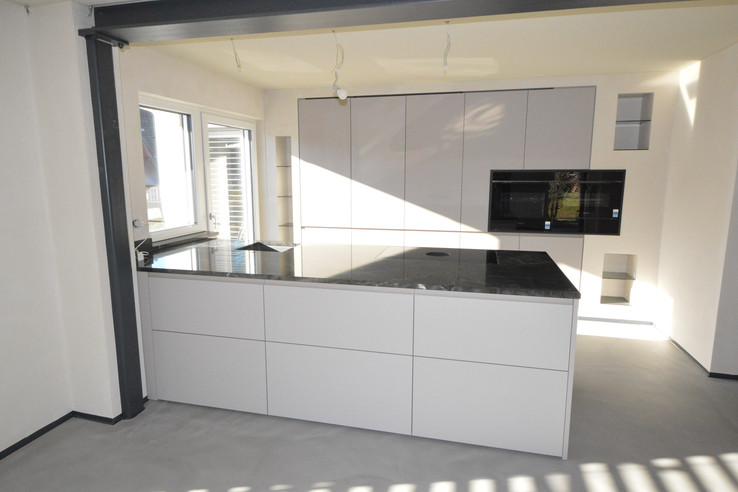 BLOCHER – KÜCHENHAUS & FEINER INNENAUSBAU